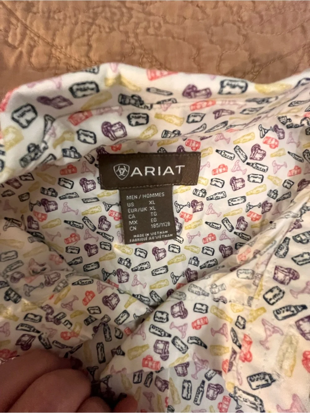 Ariat Button-Front Short Sleeve XL Adult Beverage Pattern Breast Pocket